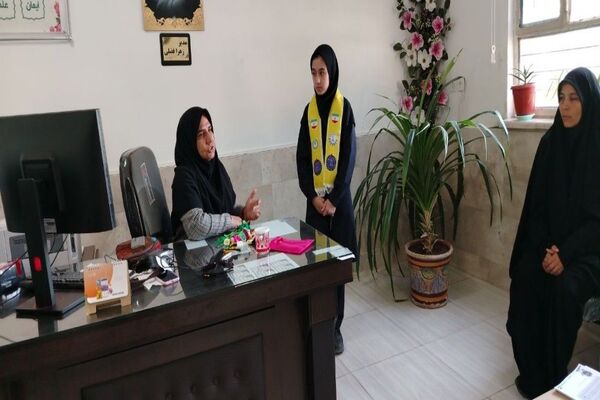 اولین جلسه شورای دانش آموزی در دبیرستان شهید مجید دهنوی  نیشابور