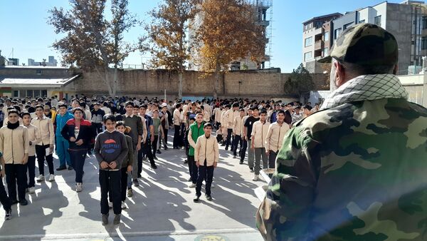 حضور خواهر شهید و راوی جنگ در مدرسه ابوریحان بیرونی 