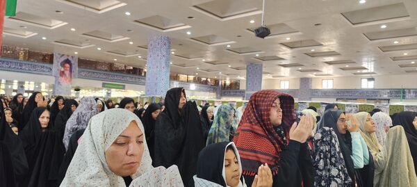 حضور دانش‌آموزان بیرجندی در نماز جمعه