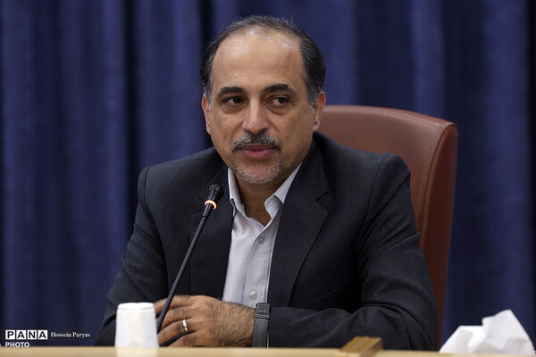 نشست خبری آغاز آموزش هوش مصنوعی به معلمان سراسر کشور