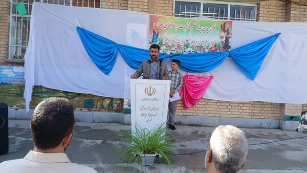 جشن جوانه ها در دبیرستان نمونه دولتی شهید حاج قاسم سلیمانی بن 