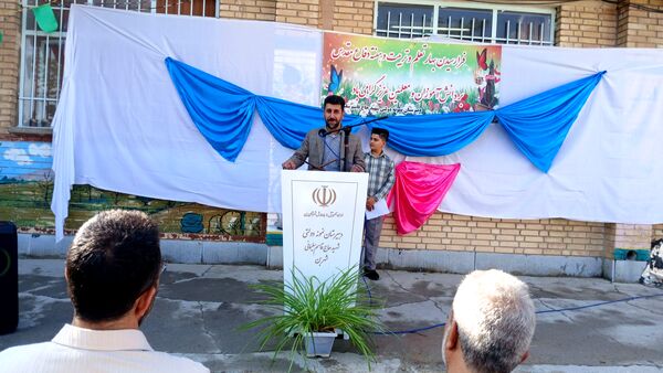 جشن جوانه ها در دبیرستان نمونه دولتی شهید حاج قاسم سلیمانی بن 