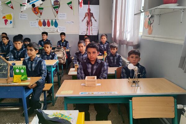 گرامیداشت هفته کتاب و کتابخوانی در دبستان امام‌حسن مجتبی(ع) رودهن 