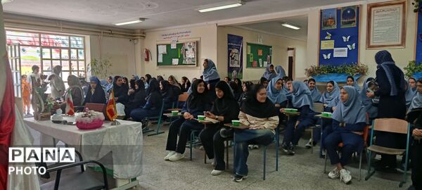 تقدیر از نفرات برتر درسی فرهنگی و هنری جشنواره خوارزمی همزمان با عید غدیر