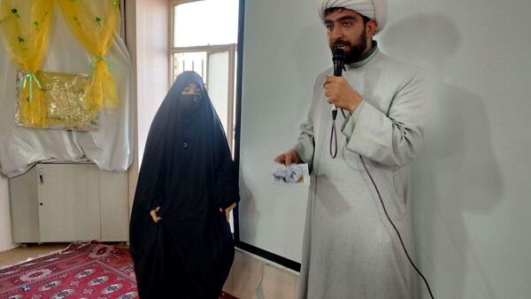  تقدیر از فعالین حجاب و عفاف در دبیرستان شاهد تکتم