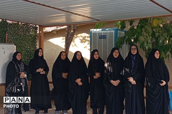 چهارشنبه‌های امام رضایی با حضور خادمان حرم در مدرسه مشکوة نور 