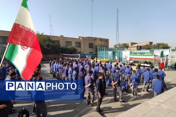 افتتاحیه المپیاد ورزشی درون مدرسه ای در دبیرستان شاهد علامه طباطبایی ناحیه دو شهرری 