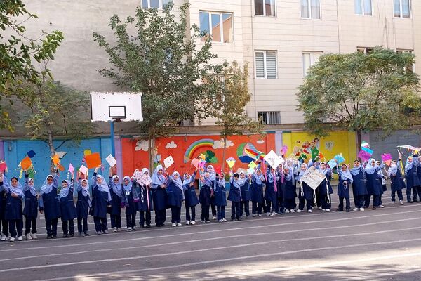 گرامیداشت هفته تربیت بدنی در مدارس دکتر رزمی و شهید مجید مجیدی ناحیه دو شهرری 
