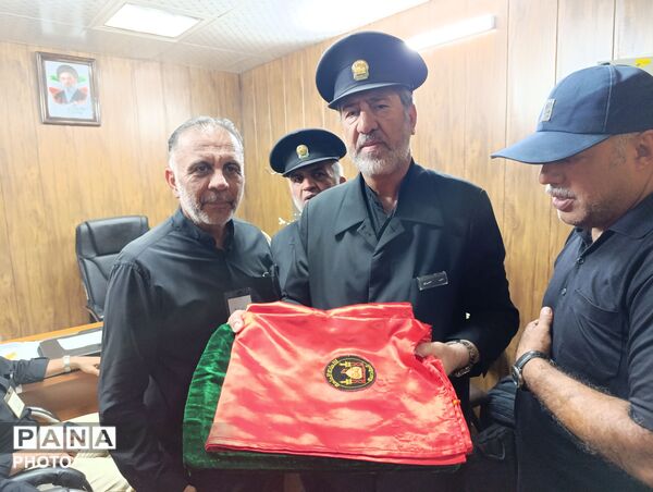 پذیرایی از زائران امام هشتم(ع)