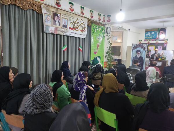برگزاری جلسه انجمن اولیا و مربیان در دبستان هیات امنایی قرآنی مبین شیروان