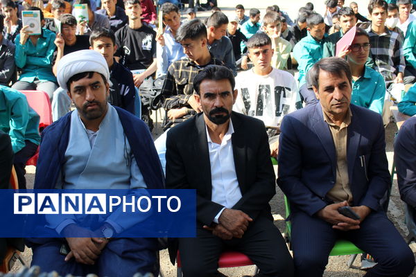 گرامیداشت هفته دفاع مقدس در مدرسه نخبگان عشایر گنجه‌ای یاسوج