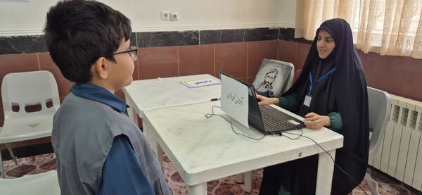 آثار دانش اموزان هنرمند کاشمر در کانون عاطفه 