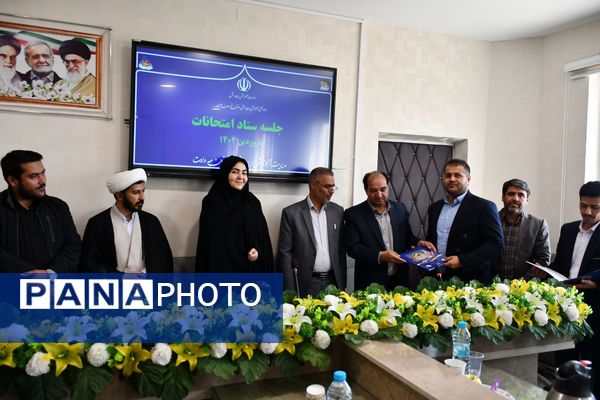 نشست شورای آموزش و پرورش مه ولات