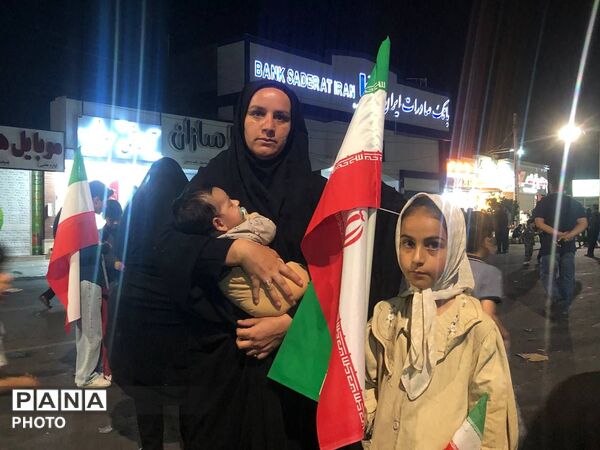 از تجمع تا ایستادگی؛ حضور مردم در چهارراه بعثت برای دفاع از ایران