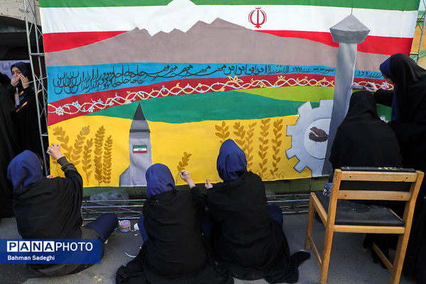 آیین نواختن گلبانگ انقلاب اسلامی با حضور وزیر آموزش و پرورش