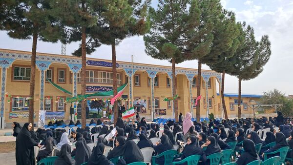 آغاز رسمی آیین بازگشایی مدارس شهرستان کاشمر در دبیرستان حضرت زینب(س)
