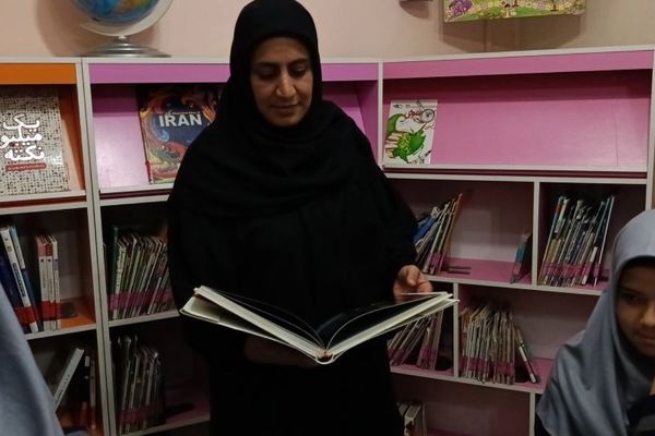  بازدید هدفمند دانش‌آموزان ورامینی از کتابخانه عمومی