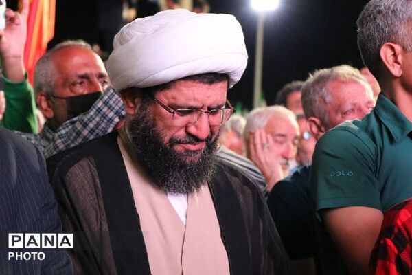 حضور بازماندگان ناوشکن دنا؛در میدان شهید آیت الله خامنه ای وتجلیل از ایثارگری مدافعان وطن
