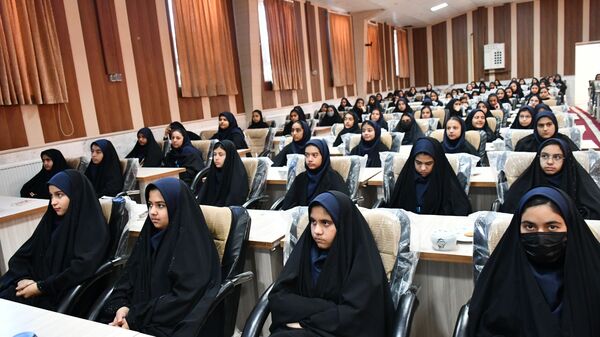 کارگاه هوش مصنوعی ویژه دانش‌آموزان دختر مقطع متوسطه اول شهرستان مه‌ولات
