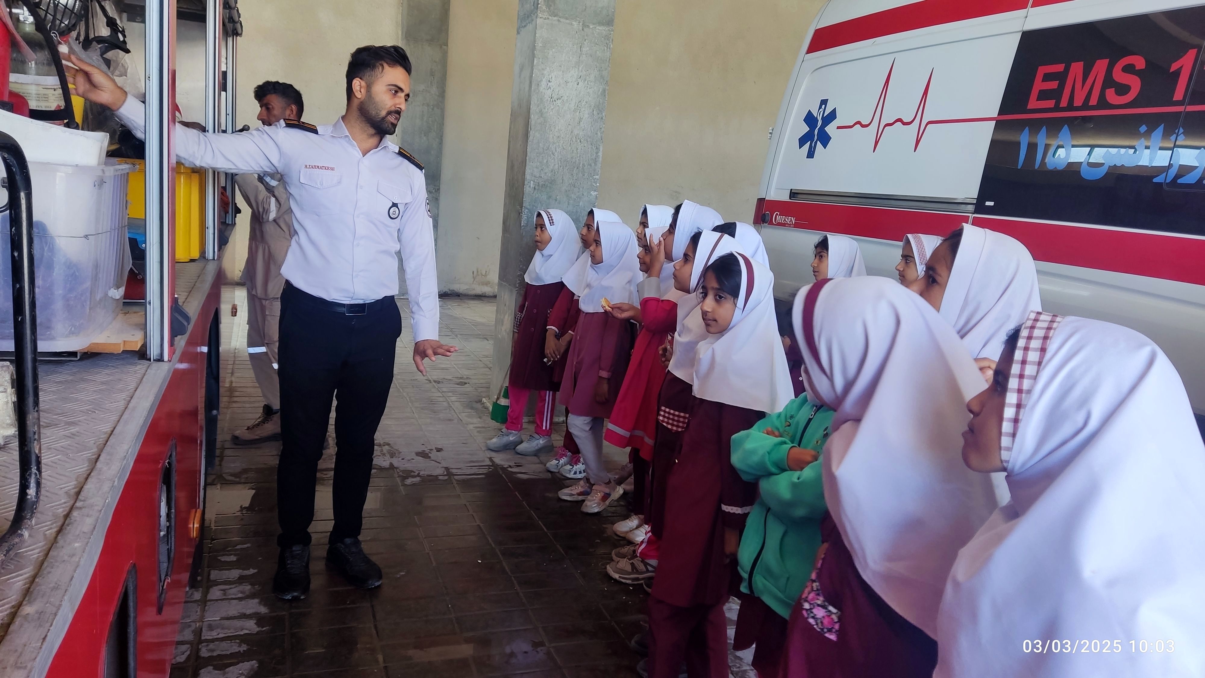 بازدید علمی از ایستگاه آتش‌‌نشانی فین