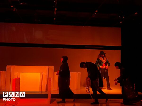 تئاتر «پرونده ۲۰۲۶» با محوریت تاریخ، عدالت و فرجام سکوت در حوزه هنری انقلاب اسلامی خراسان رضوی  