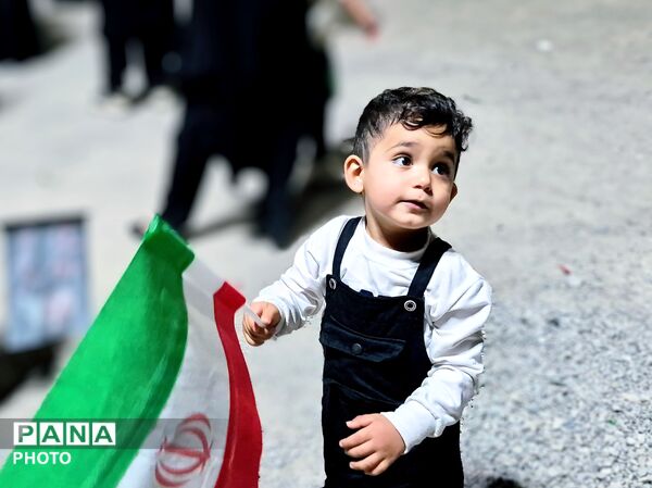 قدم‌های استوار، پیمانِ جاودان