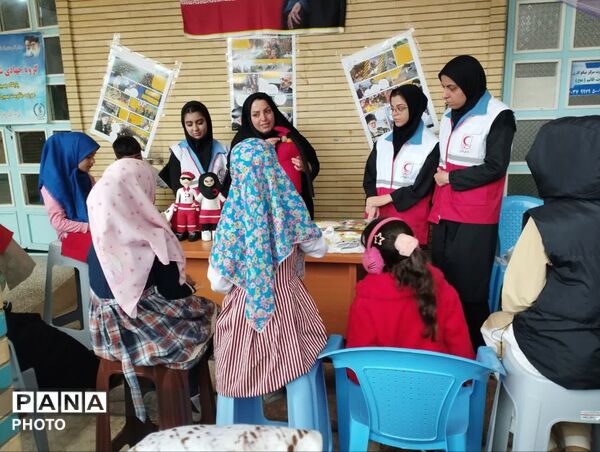 استقرار اعضای جمعیت هلال احمر شهرستان تویسرکان در جشن میلاد امام رضا(ع)