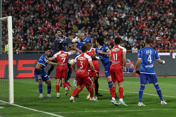 دیدار تیم‌های استقلال و پرسپولیس