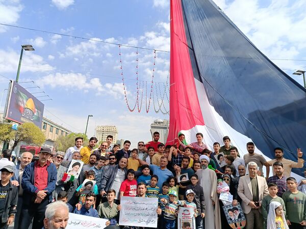 راهپیمایی باشکوه روز جهانی قدس در جوار بارگاه رضوی