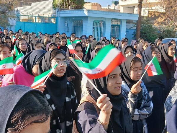 افتتاحیه همیاران معلم در دبیرستان فاطمیه