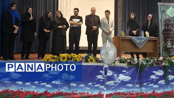 محفل مشاعره و توفان واژه‌ها در تهران