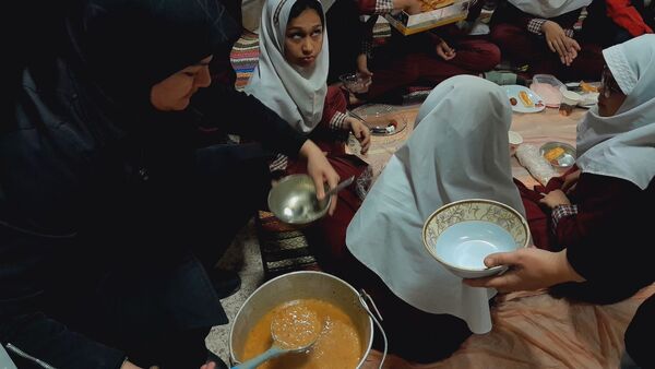 ضیافت افطاری ماه رمضان به میزبانی دبستان شطیطه۲ نیشابور