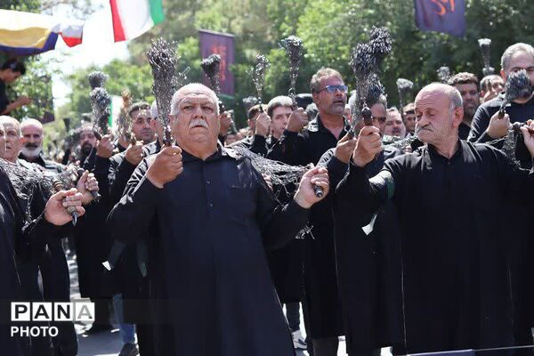 آیین زنجیرزنی هشتم محرم در ابرکوه