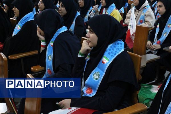 جشن ایرانمون در دبیرستان نمونه دولتی مهشید مصلی‌نژاد