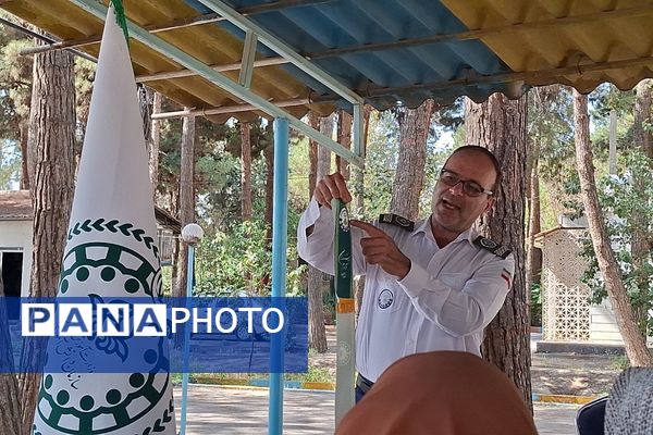 کارگاه آموزشی مربیان پیشتاز سازمان دانش‌آموزی در اردوگاه شهید منتظری شهریار 