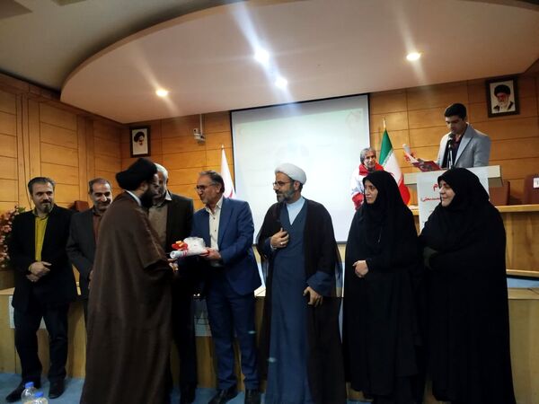 اجرای طرح هر محله یک خادم هلال در تویسرکان