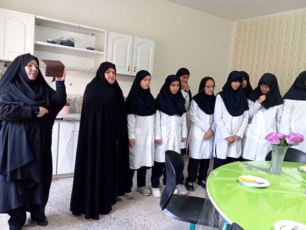 افتتاح کارگاه آشپزی و اتاق گفتگوی انجمن اولیا و مربیان در آموزشگاه ولایت