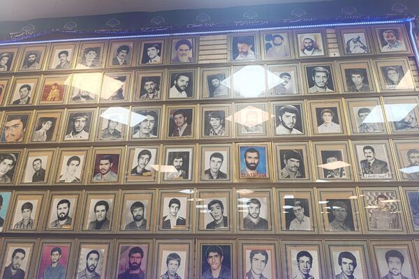 حضور دانش‌آموزان دبستان حاتم ناحیه دو شهرری در مراسم ضیافت افطاری 