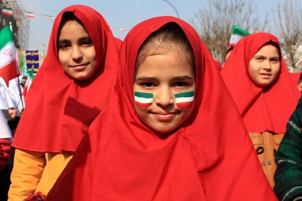 حضور پرشور مردم بهارستانی در راهپیمایی ۲۲ بهمن