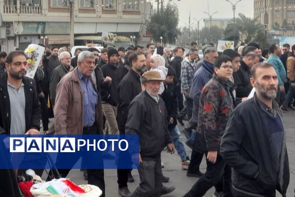 راهپیمایی باشکوه مردم قیامدشت در حمایت از آرمان‌های انقلاب