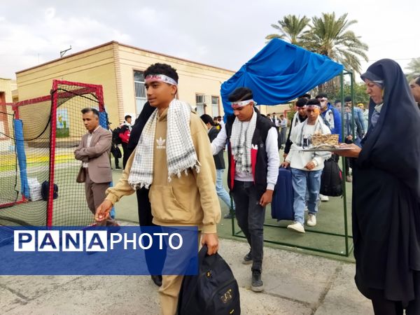 اعزام دانش‌آموزان پسر متوسطه دوم حاجی‌آباد به کربلای‌ایران