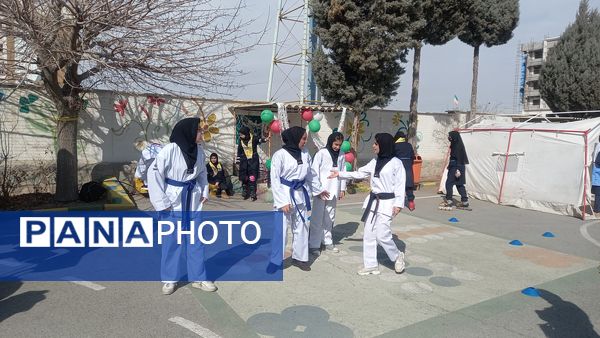 همایش بزرگ یاوران انقلاب در آموزشگاه دخترانه جنت ملارد 