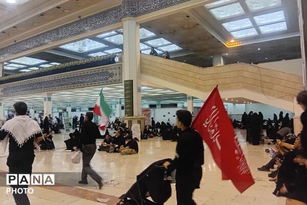 حضور پرشور مردم در مراسم وداع با رهبر شهید 
