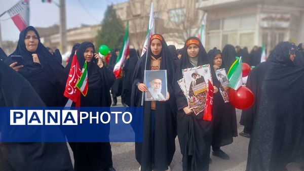 راهپیمایی 22 بهمن در روستای صرم قم