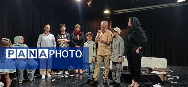 نمایش «گلدسته‌ها و فلک» در تبریز