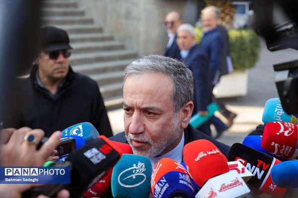 حاشیه جلسه هیات دولت - 17 دی