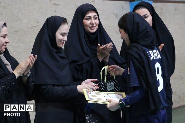 تجلیل از ملی‌پوش هندبال قرچک پس از بازگشت از مسابقات قهرمانی آسیا