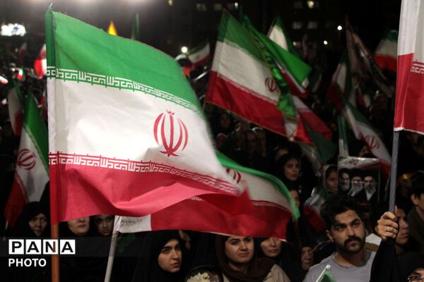 مراسم تشییع پیکر مطهر شهید محمدحسین عزیزی و مادر بزرگوارشان