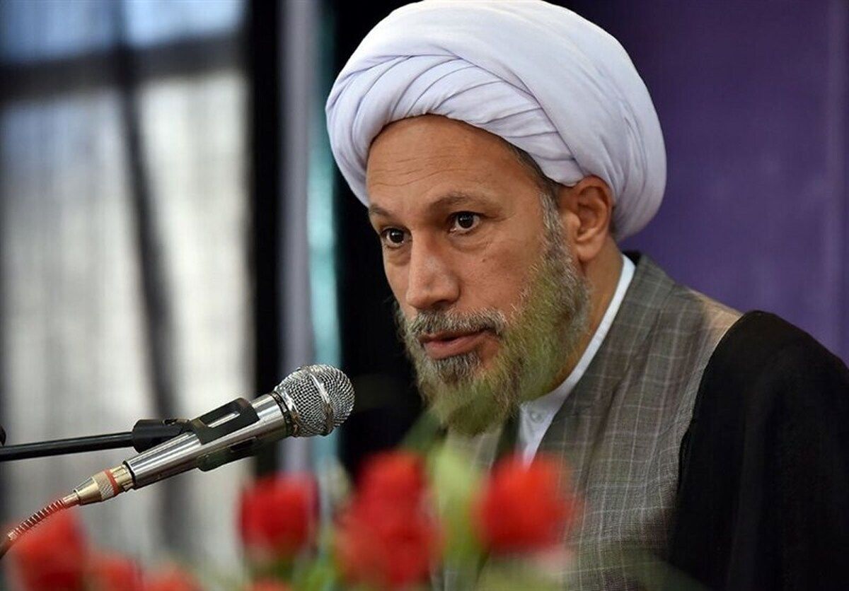  گوش به فرمان رهبر عظیم‌الشأن و مجموعه‌های مدیریت عالی کشور باشیم