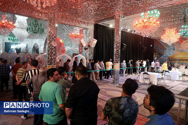 مرحله دوم انتخابات چهاردهمین دوره ریاست‌ جمهوری در آستان امامزاده صالح(ع)